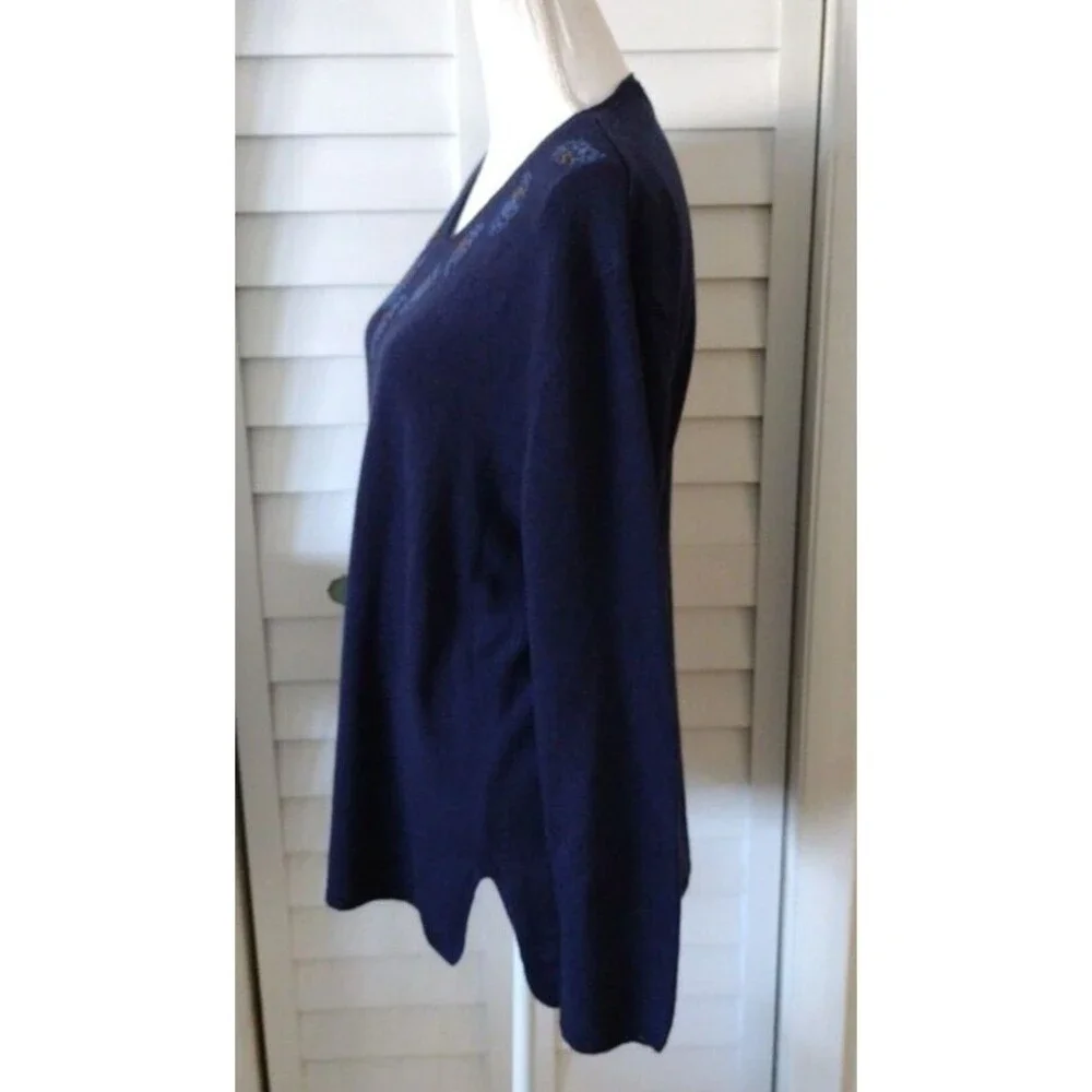 Pendleton‎ women's v-neck embroidered navy sweater L
